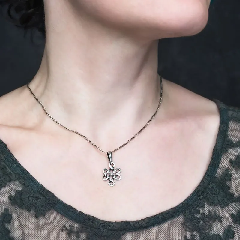 Серебряная подвеска "Узел вечности"