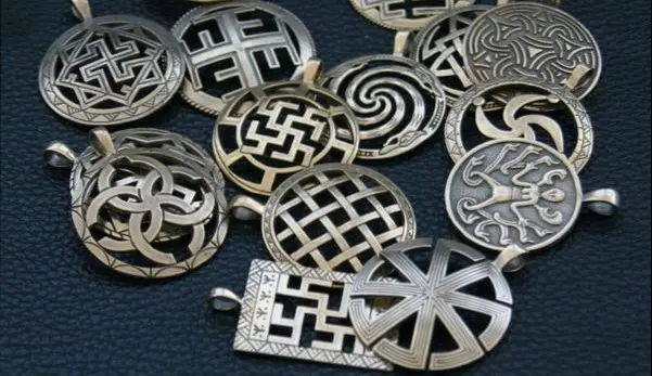 Медальоны амулеты символы и подвески амулеты