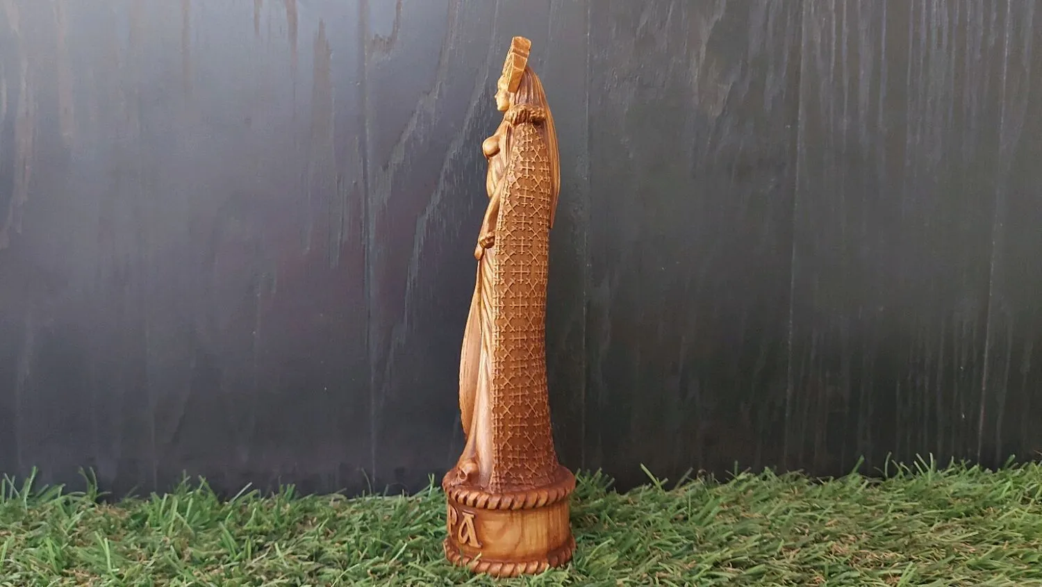 Алтарная статуэтка "Мара" из дерева
