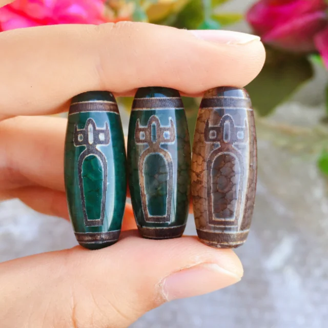 Бусина Дзи "Бог богатства" со шнурком