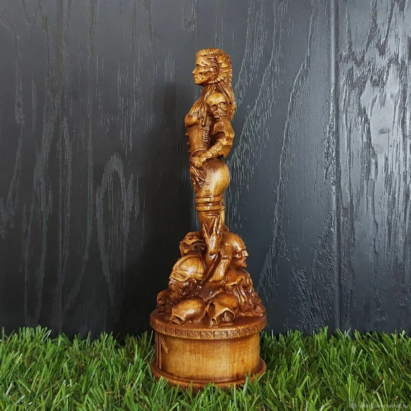 Алтарная статуэтка "Хель"