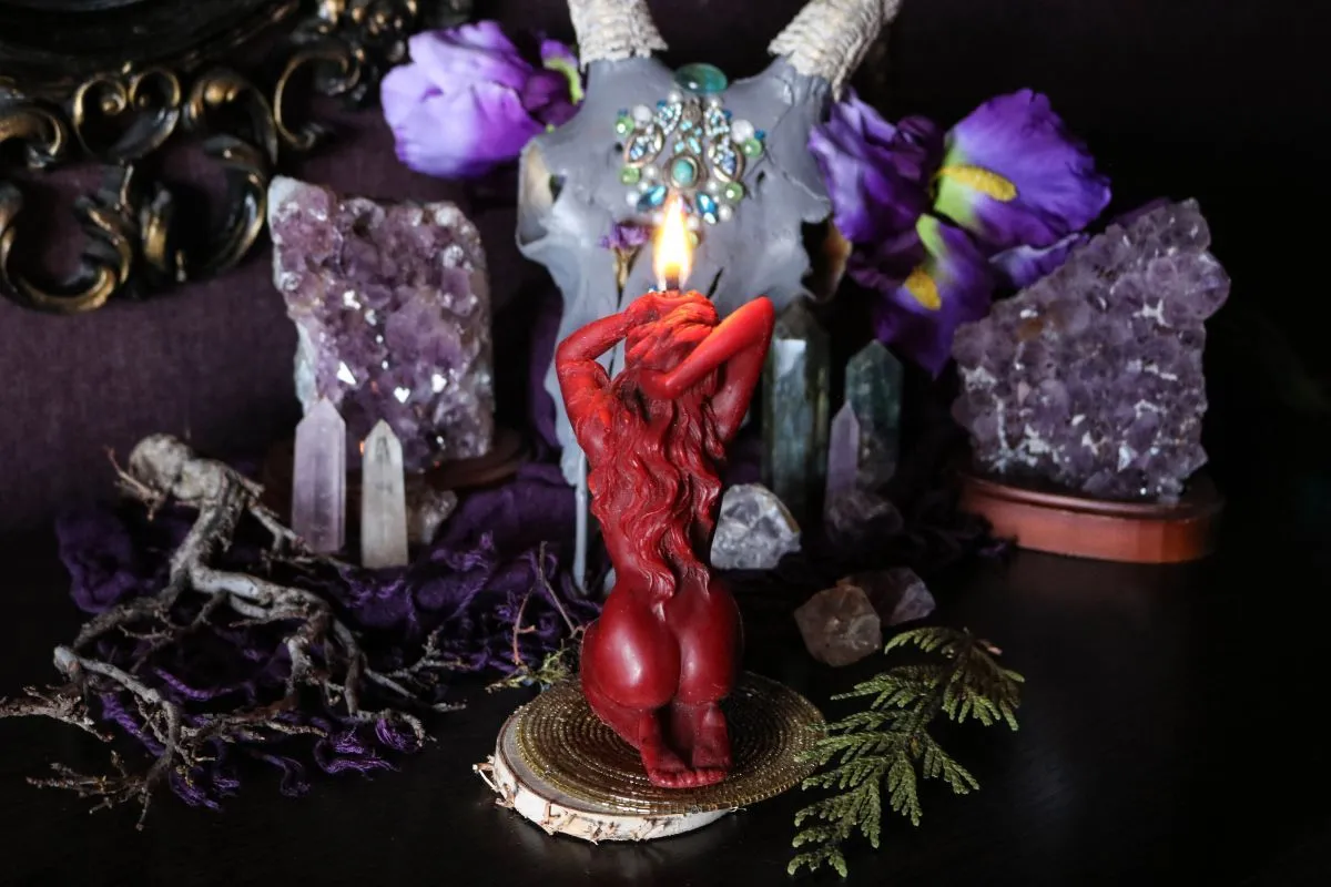 Свеча "Женская сила"