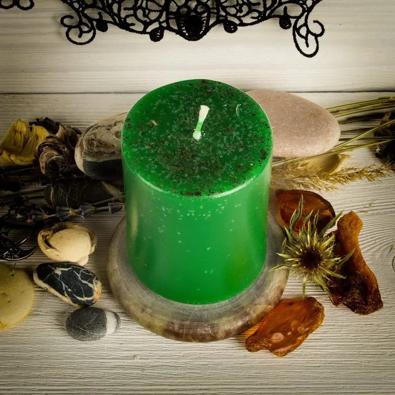 Свеча с травами "Зеленая магия денег"