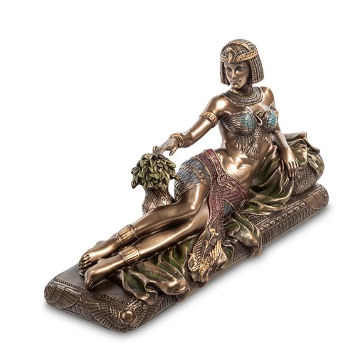 Статуэтка «Клеопатра на ложе»