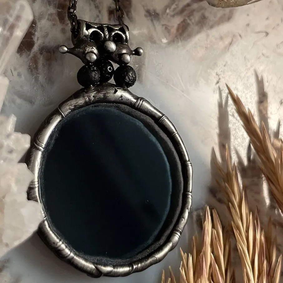 Кулон "Застывшая бездна"