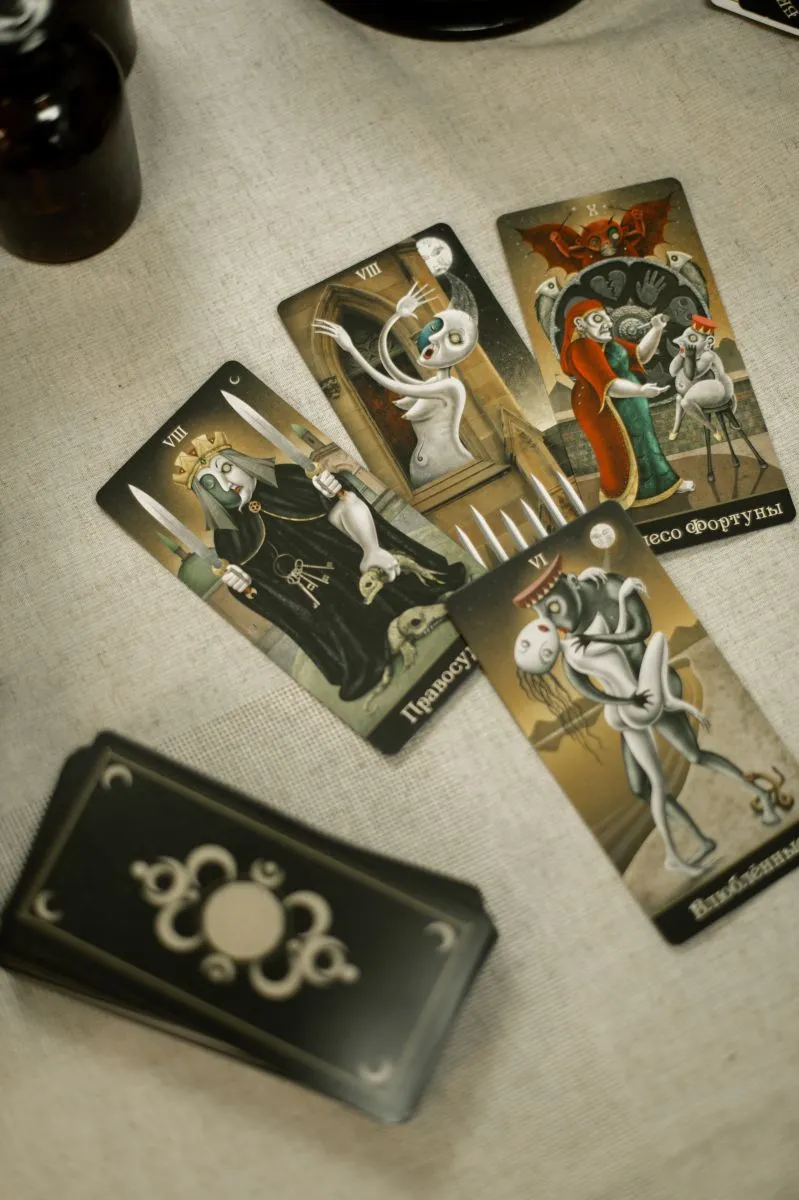 Таро Безумной Луны (издание на русском языке)