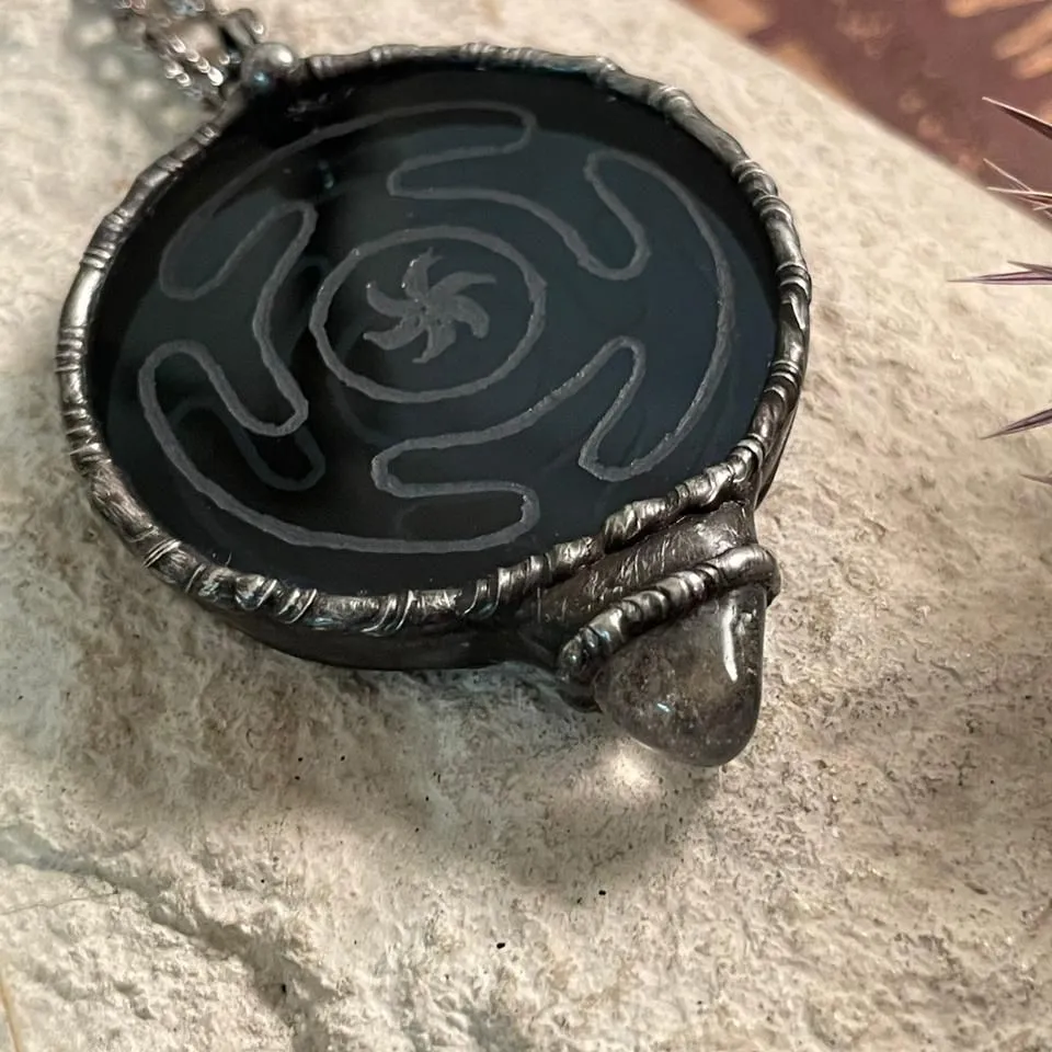 Кулон "Геката"