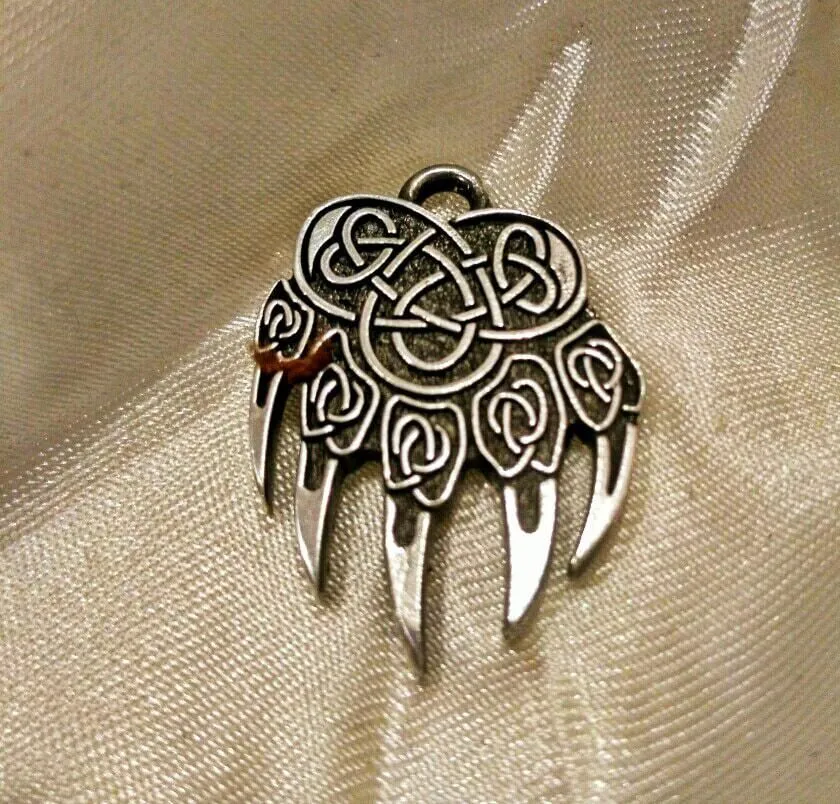 Оберег "Лапа медведя"