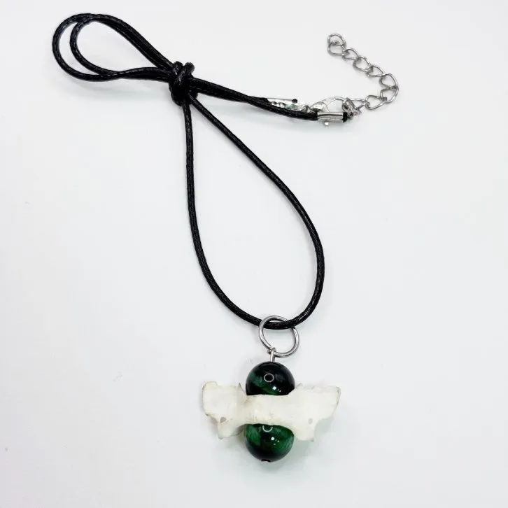 Подвеска "Сила Бастет" с атлантом куницы и тонированным кошачьим глазом