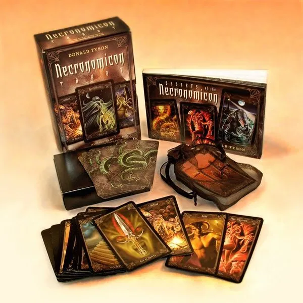 Necronomicon Tarot (Таро Некрономикон)