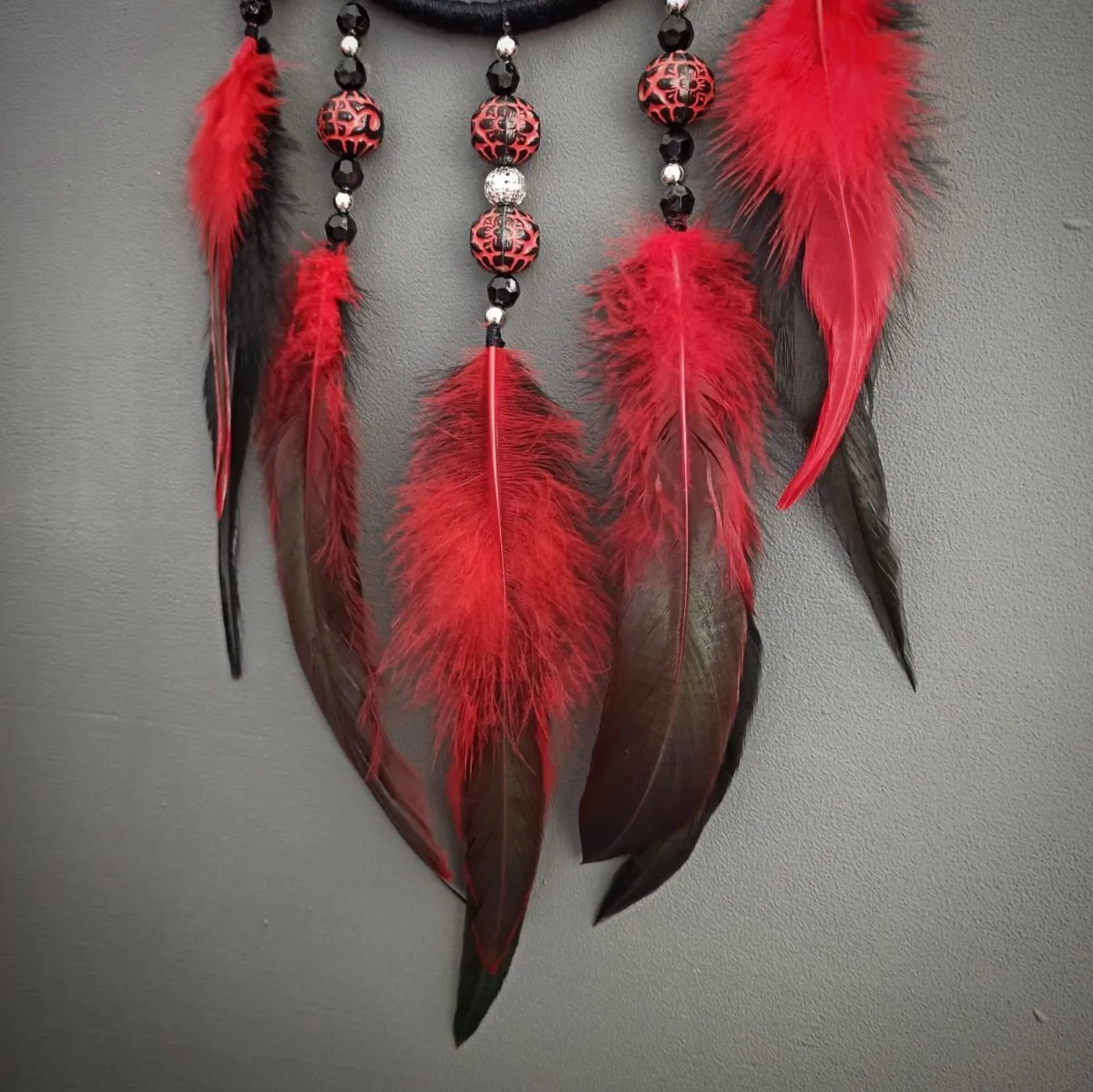 Ловец снов с одним кольцом "Красный кардинал", диаметр 15 см