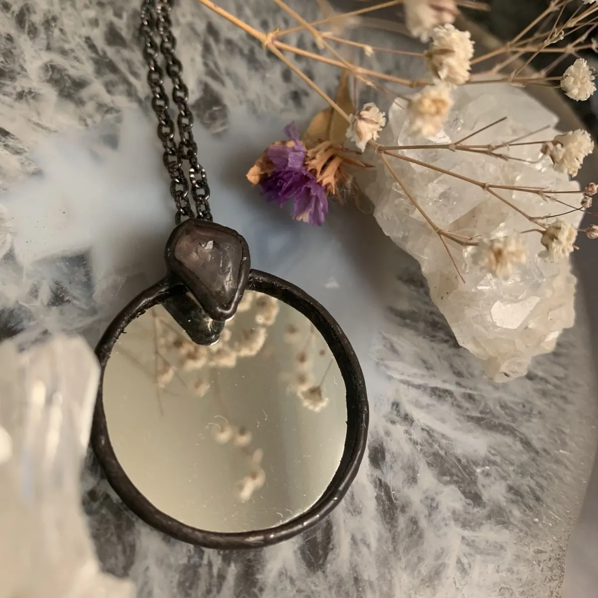 Кулон "Окно в Иное" с аметистом