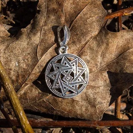 Серебряный оберег "Чертог Волка" (25 февраля - 22 марта)