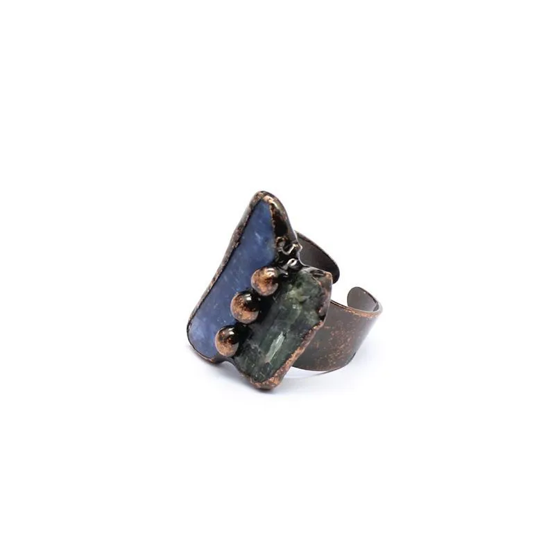 Кольцо из меди "Сила мысли" с кианитом и лабрадоритом