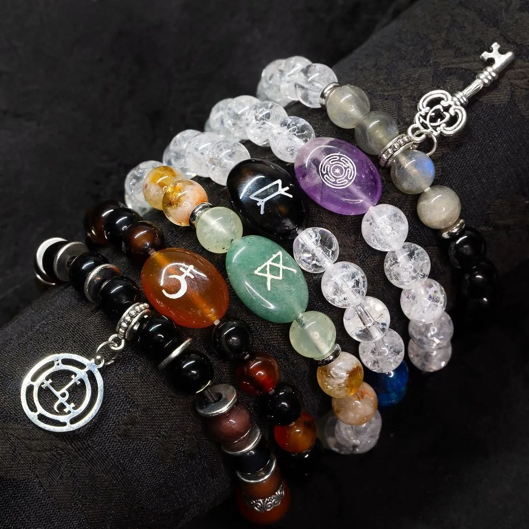 Браслет "Колесо Гекаты" из натуральных камней