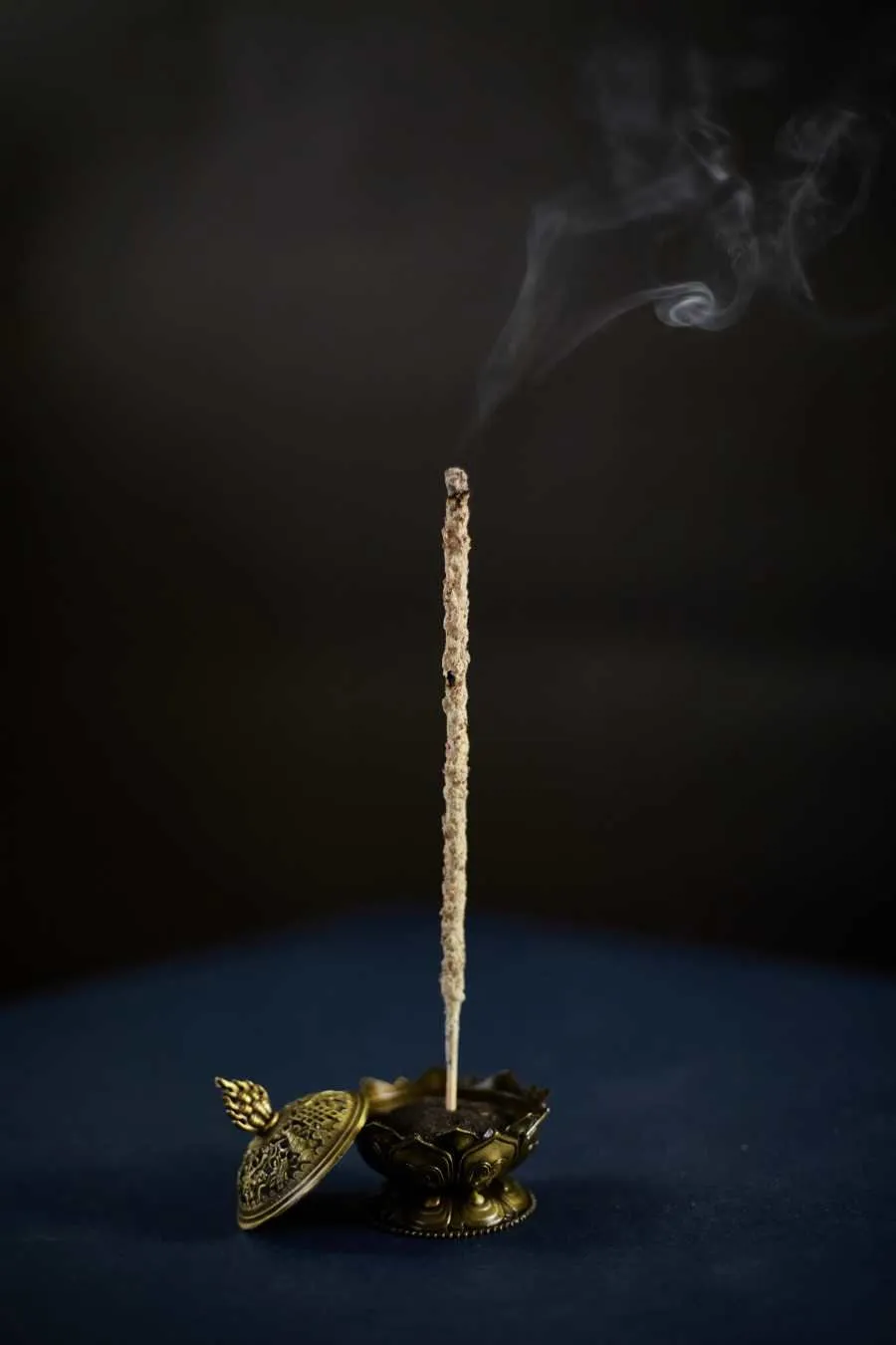 Курильница "Золотые рыбки и Бесконечный узел" с ажурной крышкой латунь