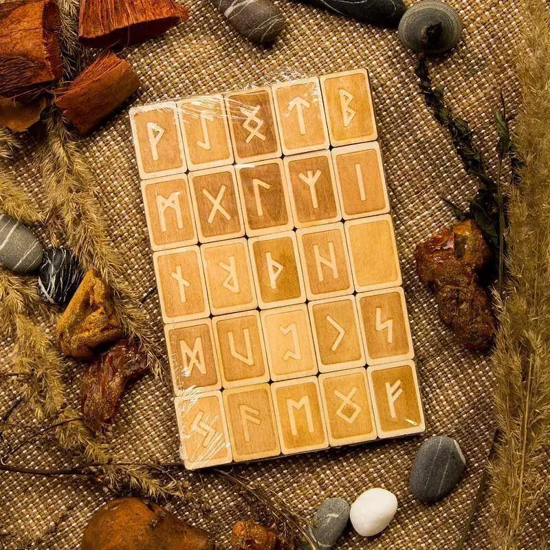 Руны деревянные "Северный оракул" из сосны