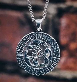 Серебряная подвеска "Бегущие волки"