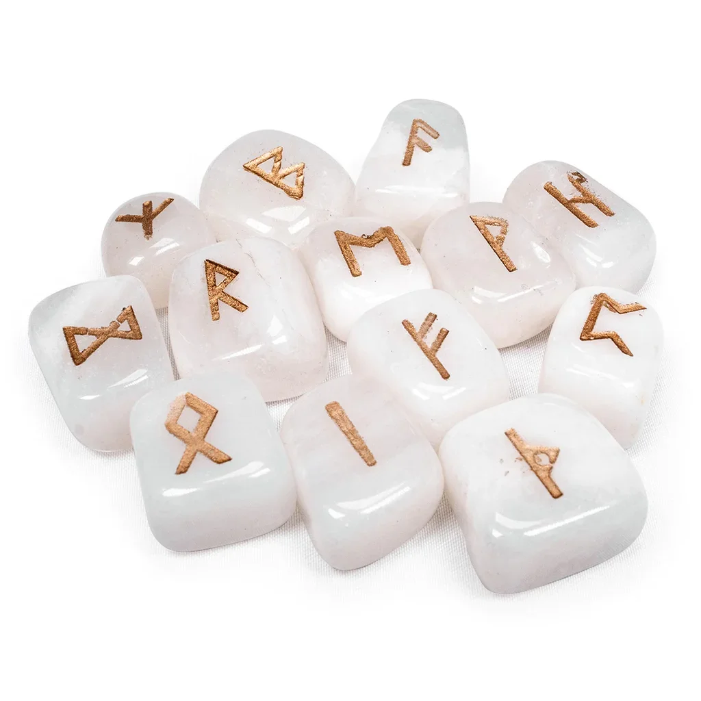 Руны из белого оникса (в подарочной упаковке)