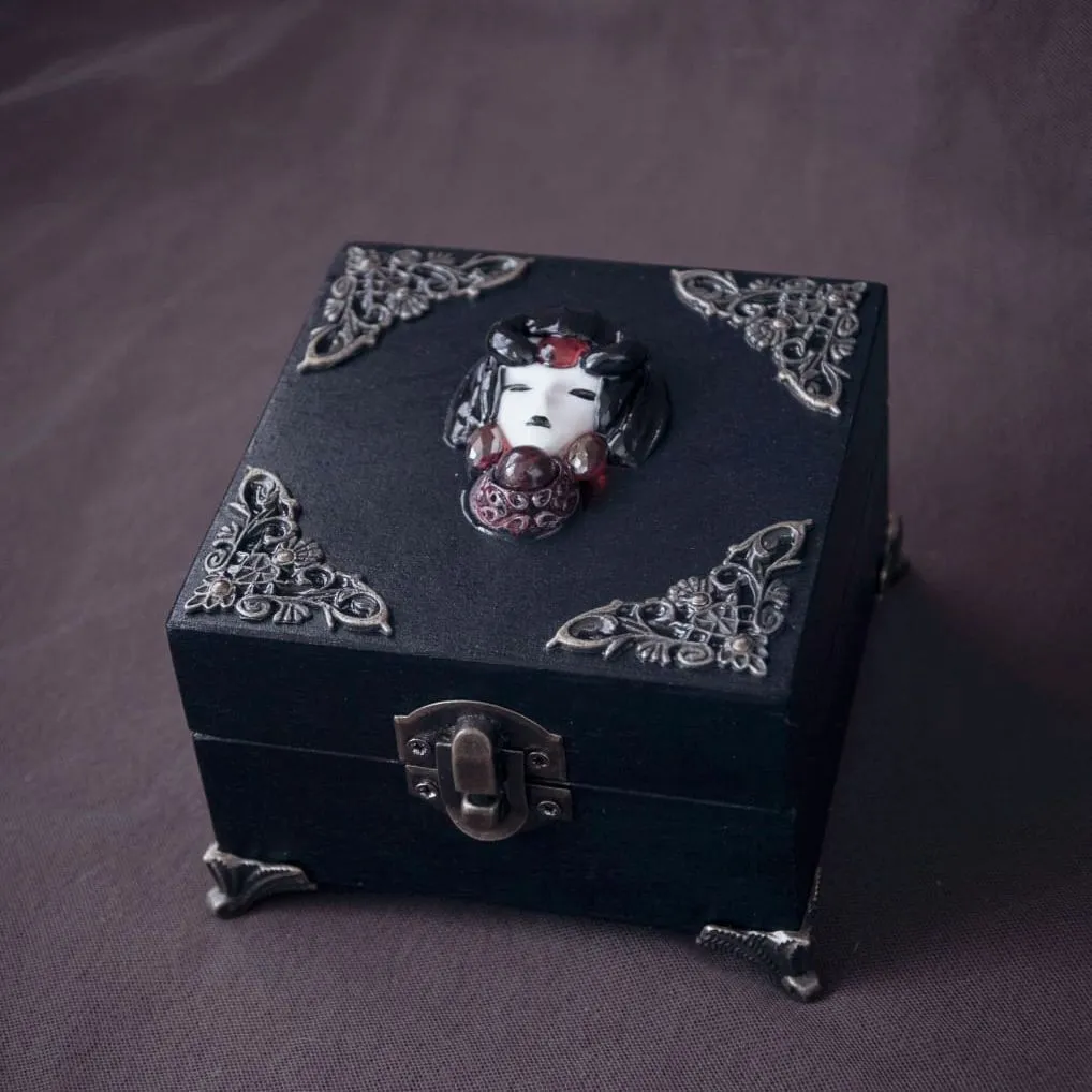 Шкатулка "Лилит"