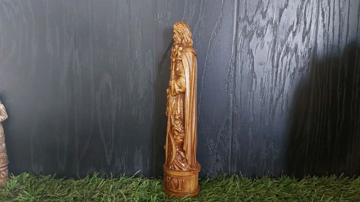 Алтарная статуэтка "Даждьбог" из дерева