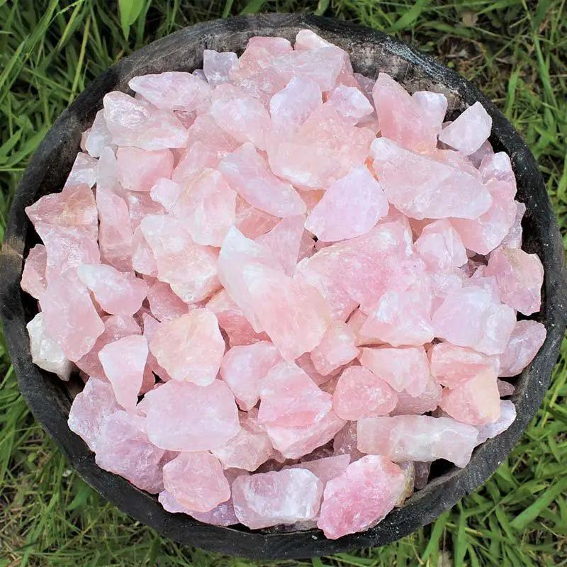 Розовый кварц необработанный, колотый 1-3 см (ок. 20 г), 1 шт.