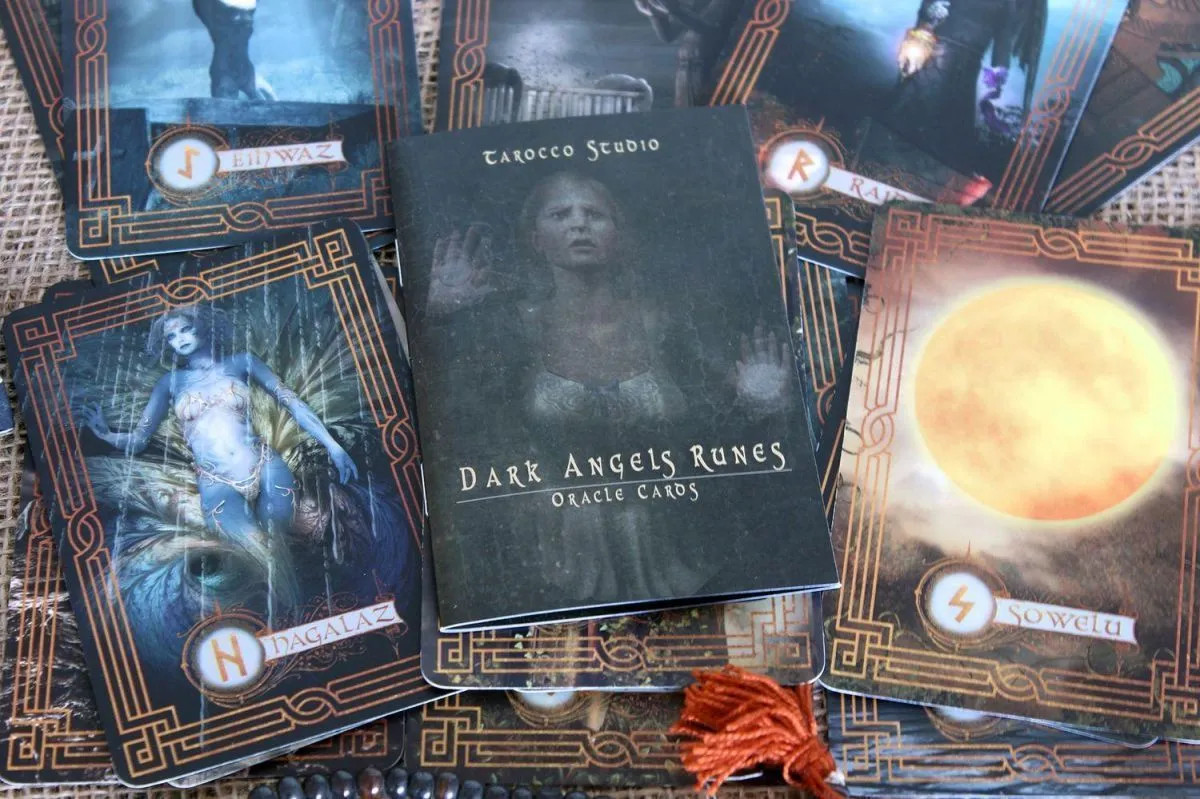 Dark Angels Runes Oracle Cards (Оракул "Руны Темных Ангелов")