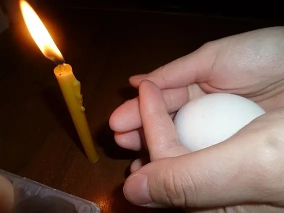 Выкатывание яйцом 