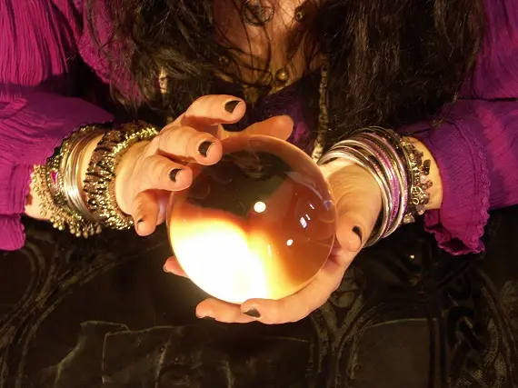 Как правильно работать с магическим хрустальным шаром