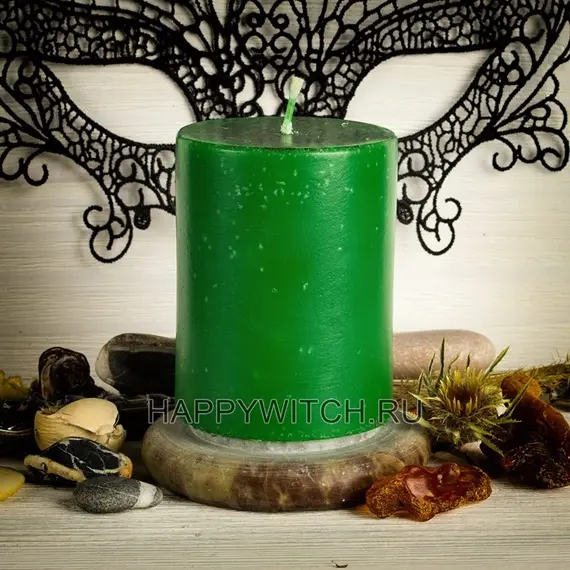 Чем примечательна зеленая свеча в магии