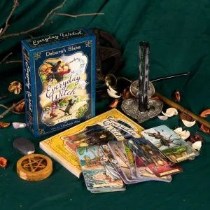 Набор Everyday Witch Tarot (Таро Ведьма День За Днем, карты + книга) фото