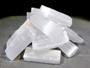 Селенит необработанный, колотый 1-3 см (ок. 20 г), 1 шт.