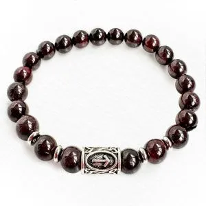 Браслет-талисман с руной Тейваз 