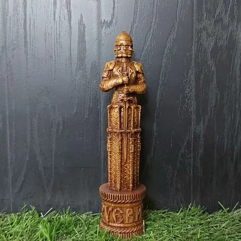 Алтарная статуэтка "Руевит" из дерева