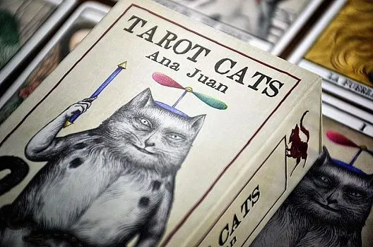 Таро Кошек Аны Хуан (Tarot Cats by Ana Juan)