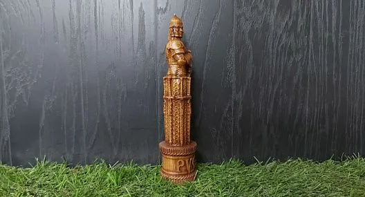 Алтарная статуэтка "Руевит" из дерева