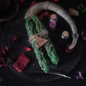 Восковая свеча 