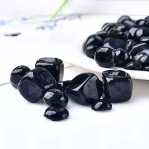 Оникс черный, галтовка 1-1,5 см (ок. 20 г), 1 шт. фото