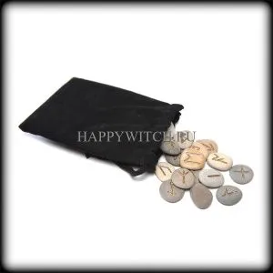 Руны из морской гальки фото