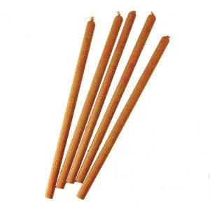 Свеча восковая красная четырехчасовая с корицей и гвоздикой