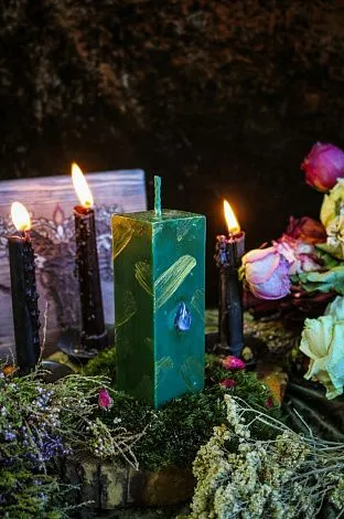 Алтарная восковая свеча "Ретроградный Меркурий"
