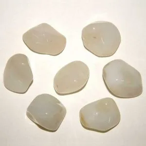 Агат белый, галтовка 0,5-2 см (ок. 5 г), 1 шт. фото