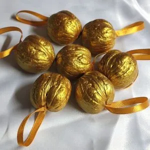 Орешек с пожеланиями, с петелькой, в ассортименте