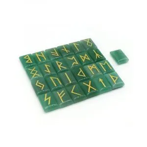 Набор рун из зелёного авантюрина, подарочная упаковка