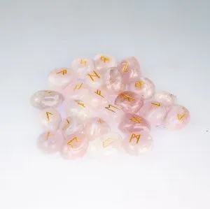 Скандинавские руны из розового кварца фото