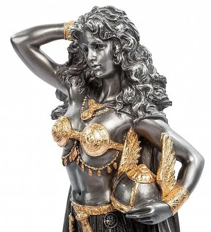 Алтарная статуэтка "Фрейя, богиня любви, красоты и женской магии"