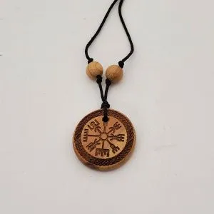 Амулет из можжевельника 