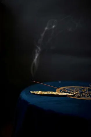 Подставка для благовоний "Улитка на склоне Фудзи" латунь золото