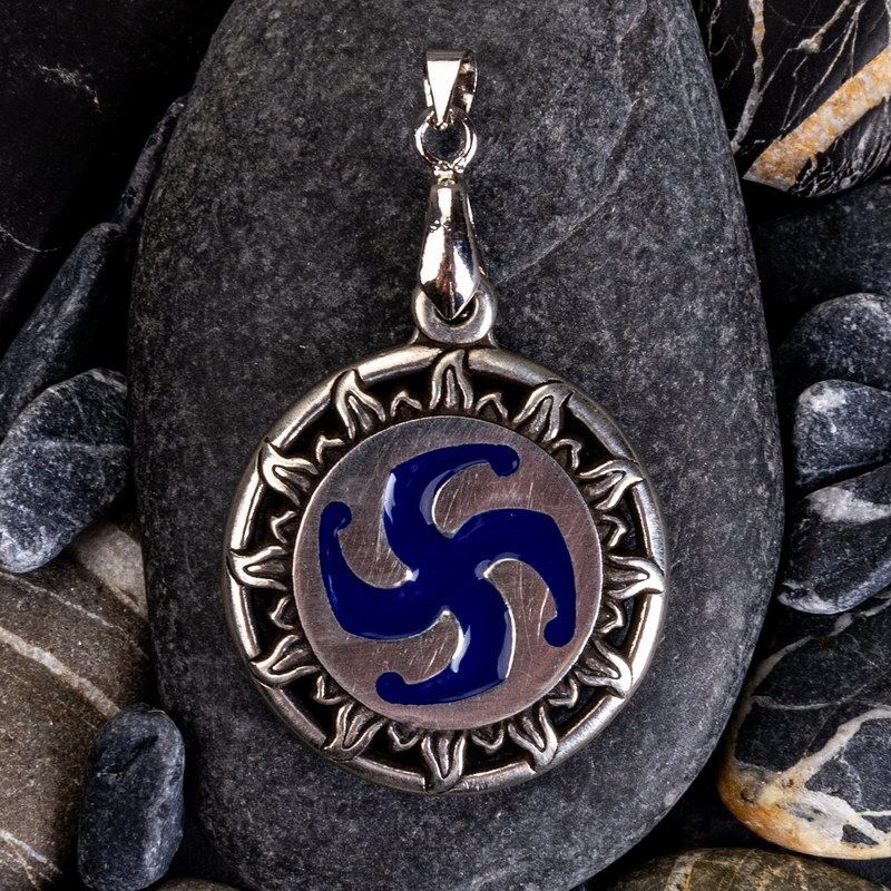 

Оберег "Символ Рода" с синей эмалью