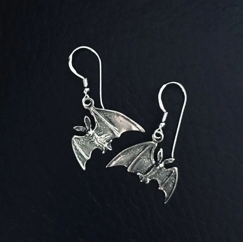 Серебряные серьги "Ночные охотники"